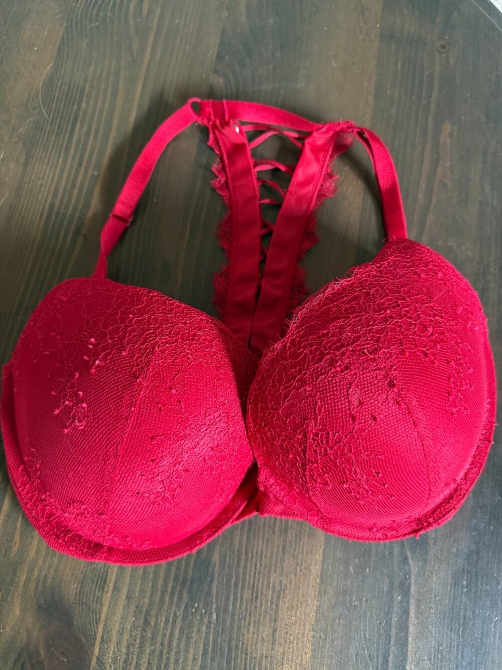 Victoria's Secret Very Sexy Push-Up Red Lace Bra Front Closure 34DD